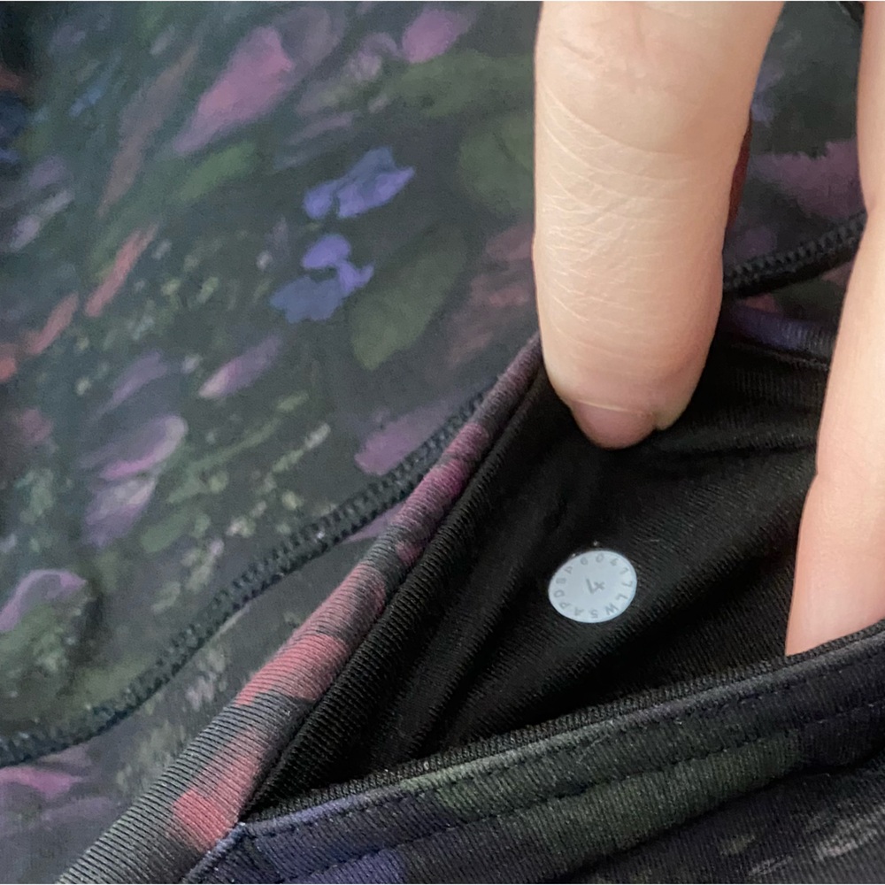 Lululemon Align size 4 low rise - Picture 4 of 5